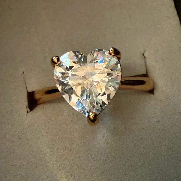 NEW! Pretty Bird Jewelry Gold Heart Solitaire Ring with Clear Heart-Cut Stone - Picture 1 of 11